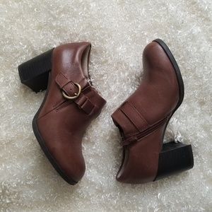 Naturalizer Hanna leather bootie brown 6W